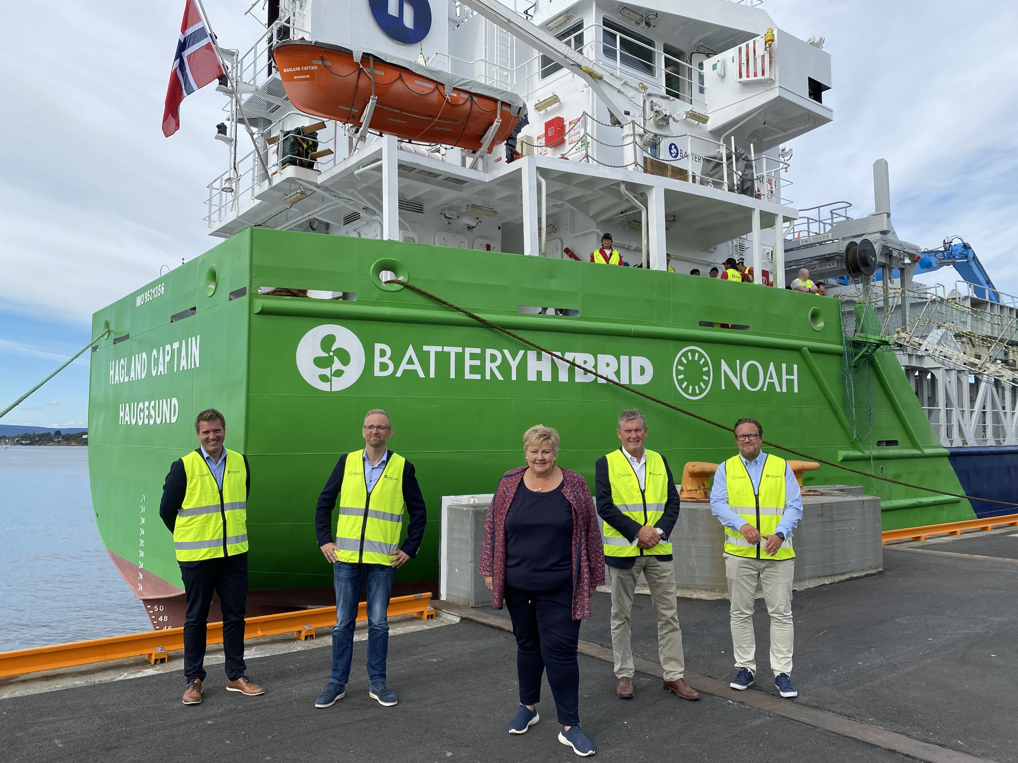 Prime Minister Erna Solberg officiating the ship as hybrid